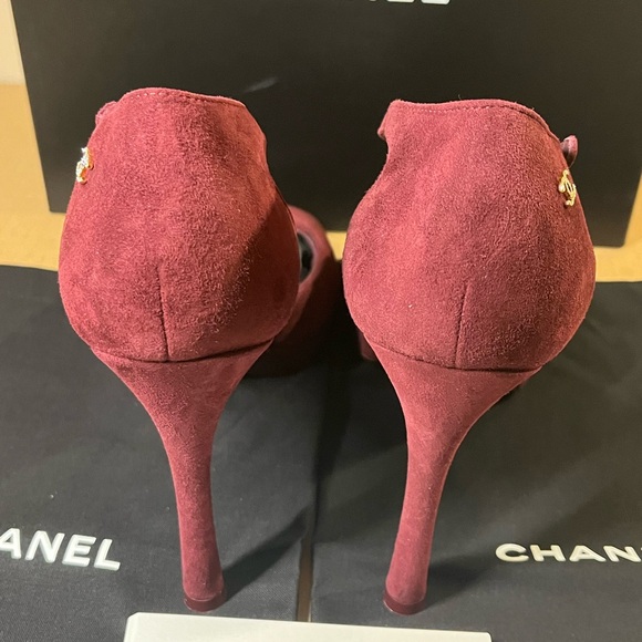 Authentic Chanel Suede Kidskin Sandals size 38.5 - Picture 5 of 15